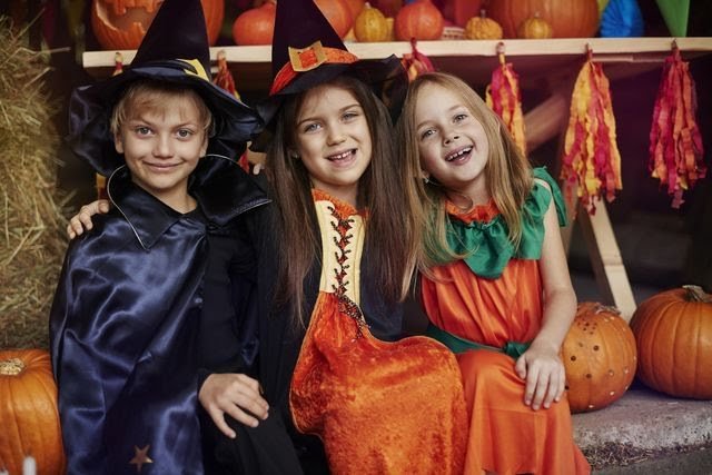 How Halloween costumes can spread lice